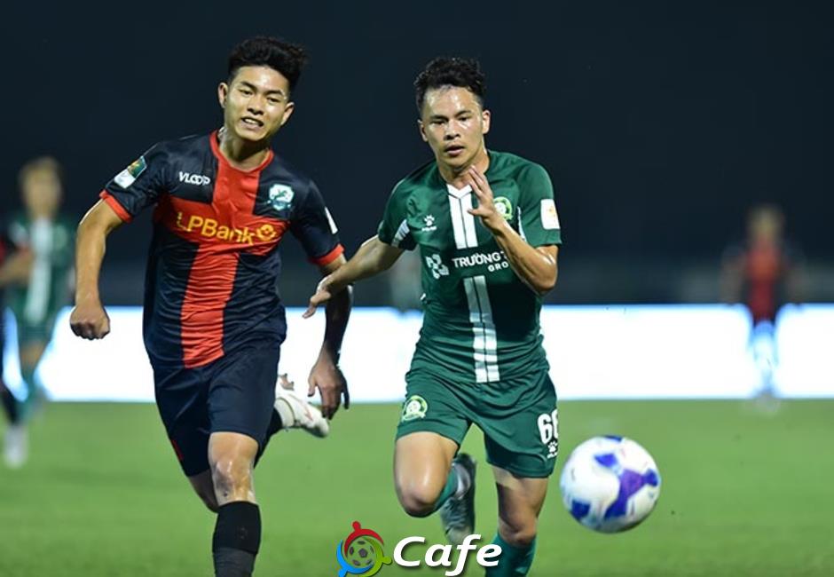 Đội bóng đại gia hạng Nhất có mua hớ Lương Xuân Trường?