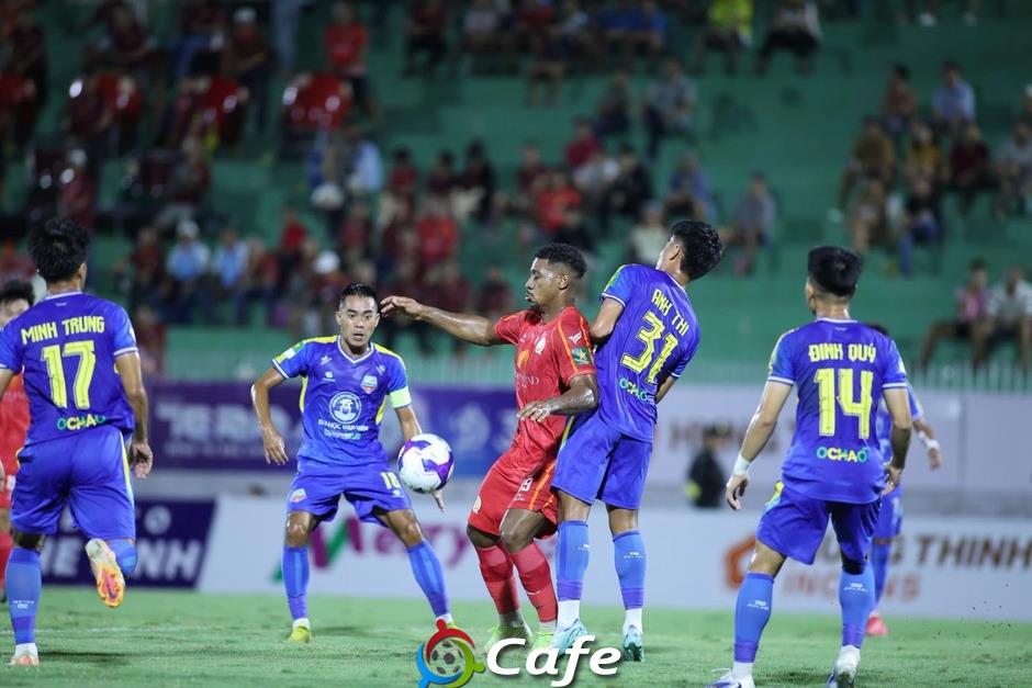 Đội bóng sinh viên gây bất ngờ ở Hạng Nhất Quốc gia