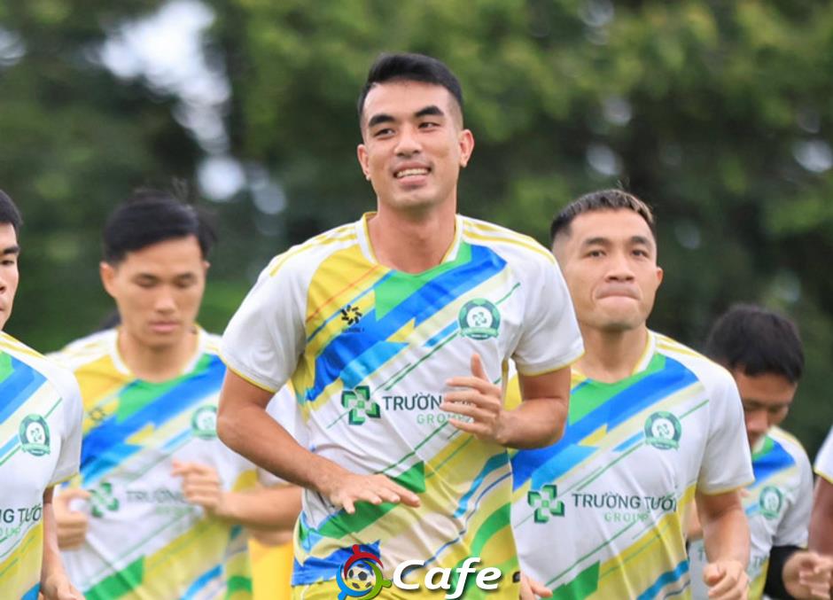 Người nhường áo số 10 cho Công Phượng là ai?