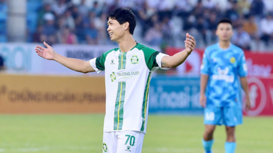 Phân tích cơ hội giành vé đi play-off của Công Phượng và những người bạn