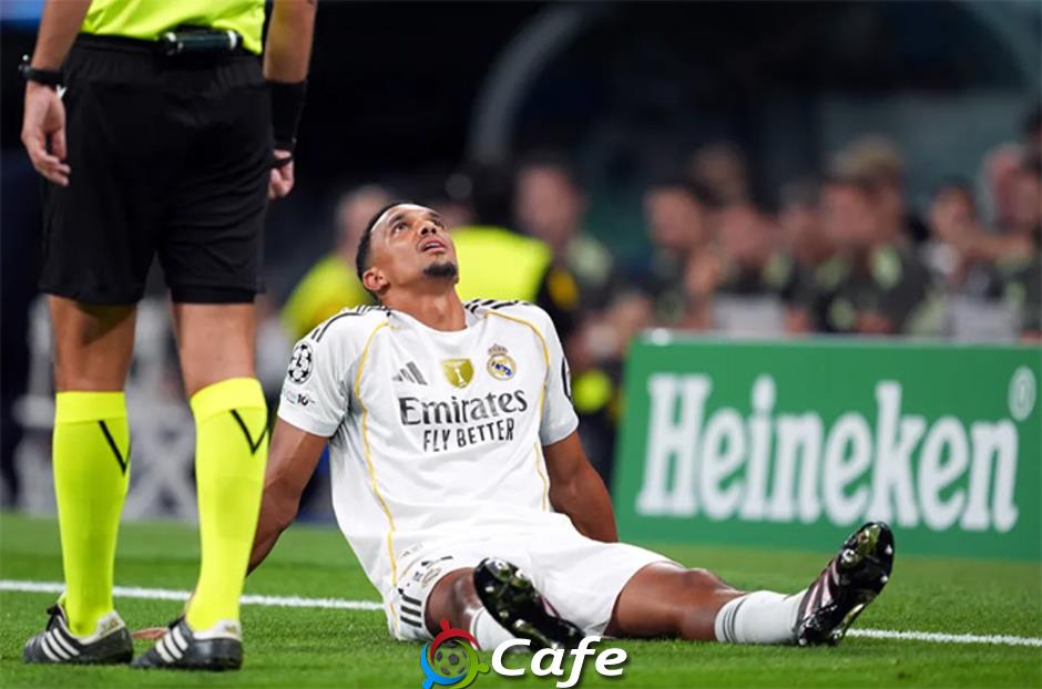 Alexander-Arnold chưa hẹn ngày trở lại, Alonso đau đầu tìm giải pháp
