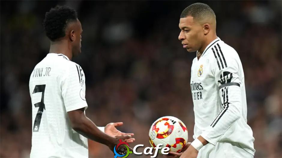 Ancelotti trừng phạt Vinicius Jnr, tạo cơ hội cho Mbappe