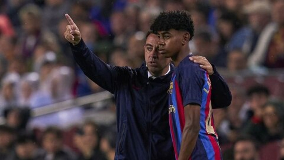 Barca ‘ăn quả’, phải nhớ ‘kẻ trồng cây’ Xavi
