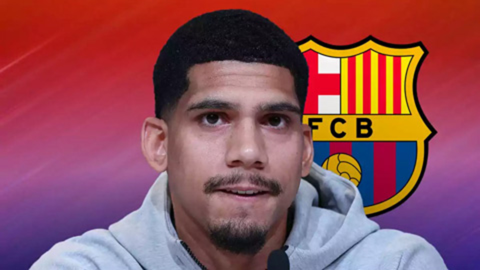 Barca buộc phải giữ Araujo sau chấn thương của Martinez