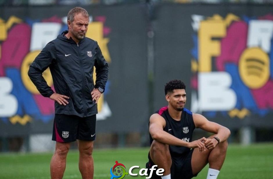 Barca đã sẵn sàng đá 4 trung vệ