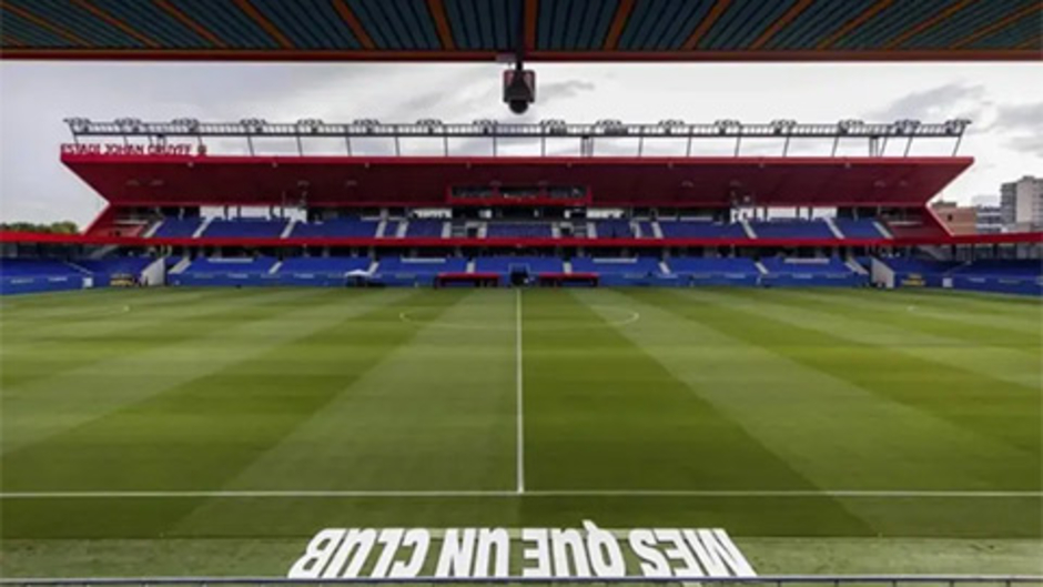 Barca hoãn ngày trở lại sân Camp Nou, vé chợ đen trận gặp Valencia tăng phi mã