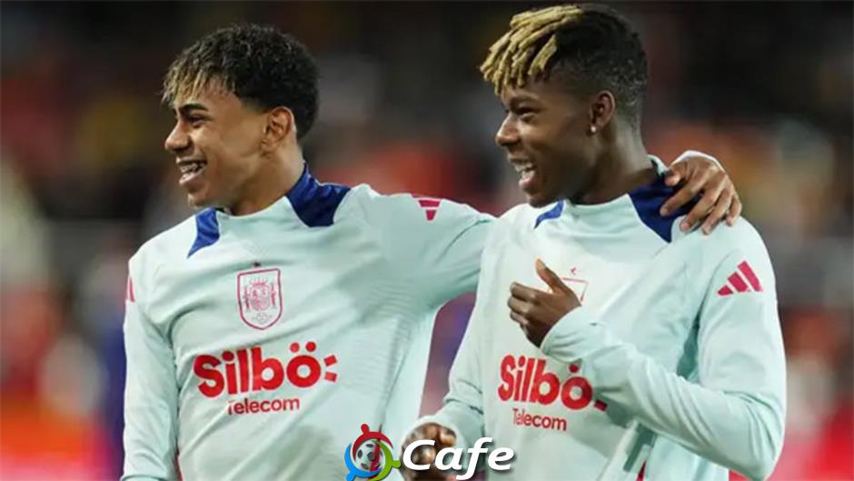 Barca sẵn sàng bán Araujo, tiến gần Nico Williams
