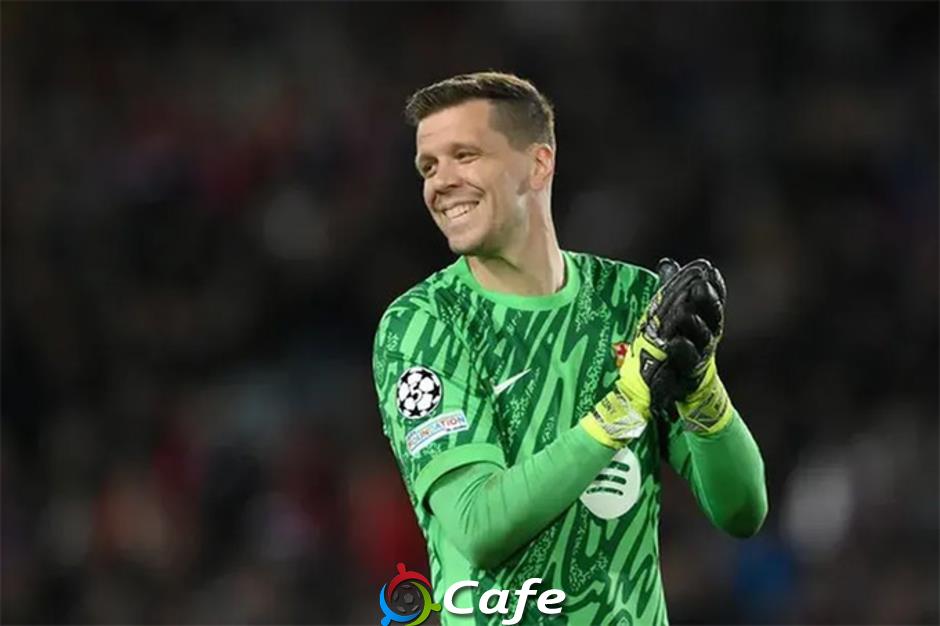 Barca sắp gia hạn với Szczesny