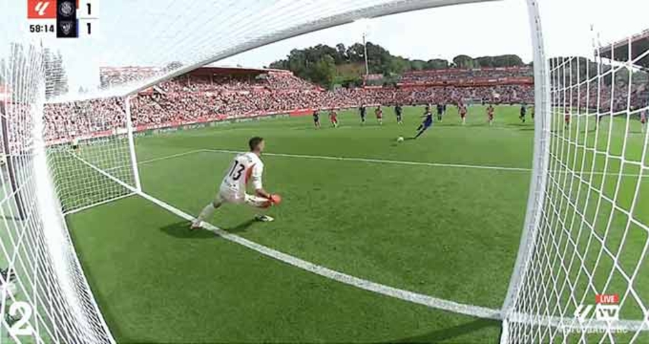 Bí mật sau hat-trick cản phạt đền kinh điển của Paulo Gazzaniga