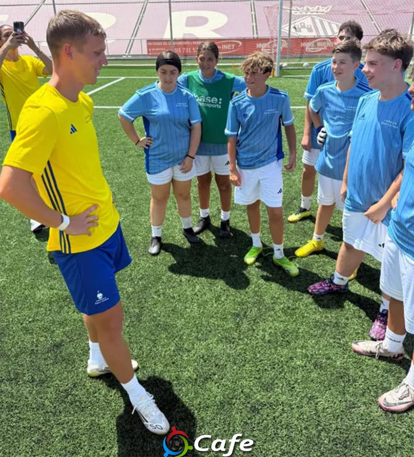 Dani Olmo 'dụ dỗ' đồng đội ở ĐT Tây Ban Nha sang Barca