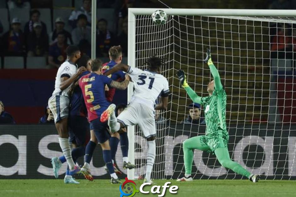 Hàng thủ Barca ‘rách nát’, Eric Garcia bỗng trở thành ‘cứu tinh’