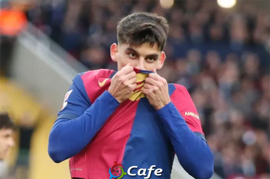 HLV Hansi Flick bắt đầu gây sức ép với BLĐ Barca