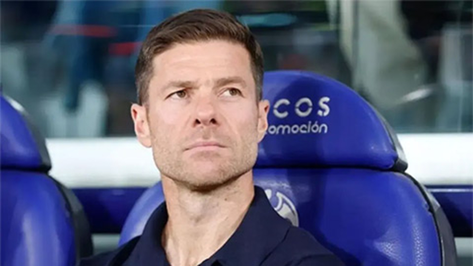 HLV Xabi Alonso lý giải về thất bại 