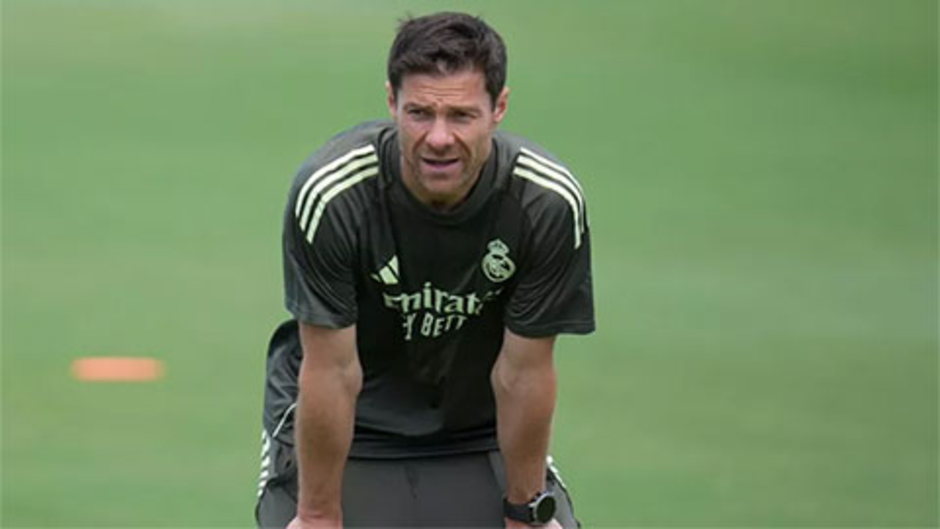 HLV Xabi Alonso quay cuồng vì Real chỗ thừa, chỗ thiếu
