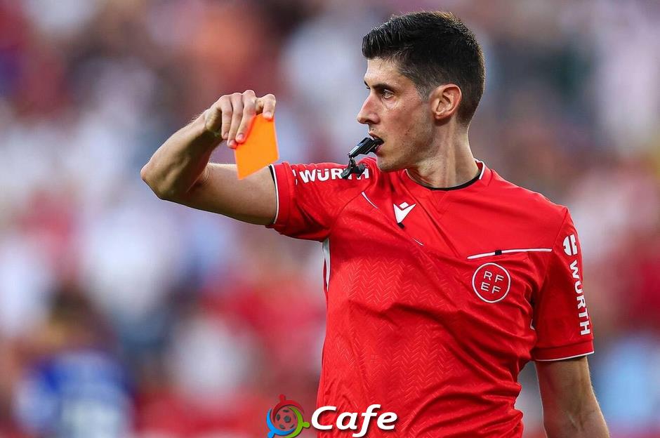 Isi Palazon: 'Trọng tài thừa nhận mắc sai lầm có lợi cho Barca'