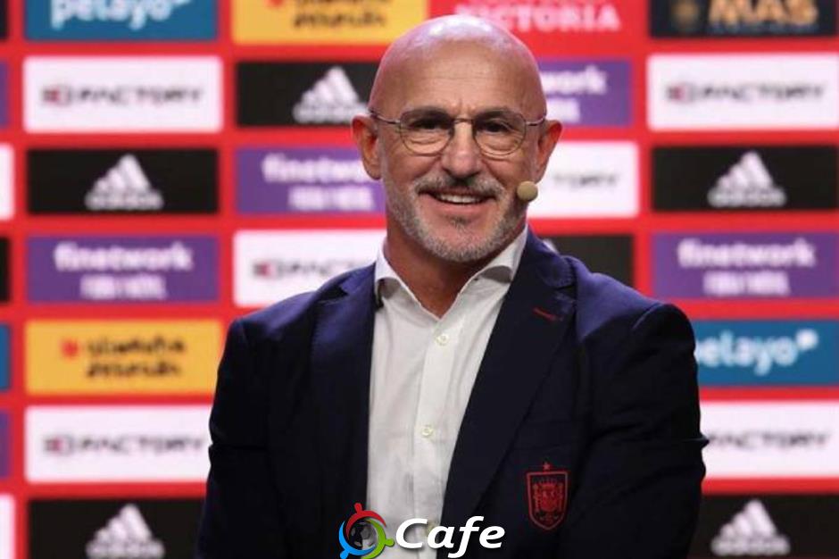 Joan Garcia: Số 1 ở Barca, số... âm ở tuyển