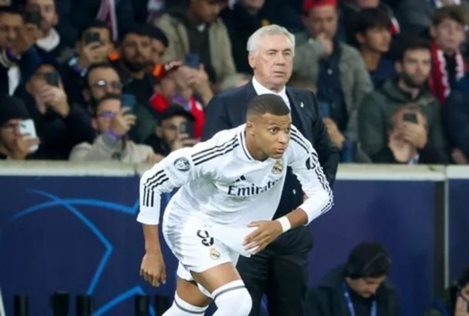 Kylian Mbappe bật chế độ Galactico