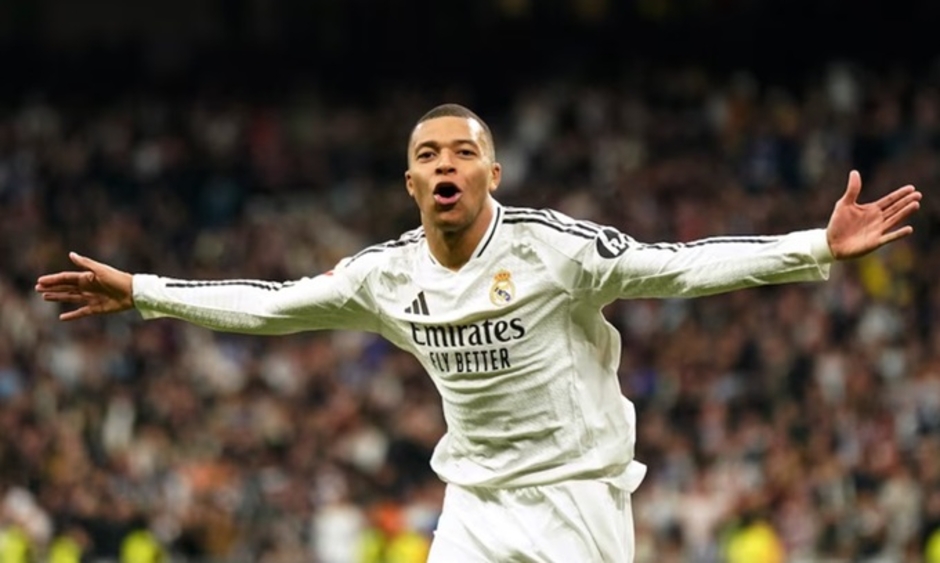 Kylian Mbappe bật chế độ Galactico