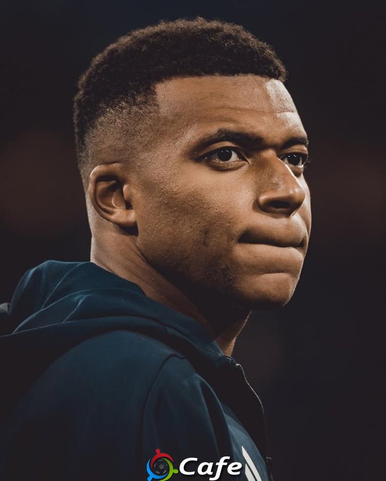 Kylian Mbappe bị chê bất bình thường ở một điểm