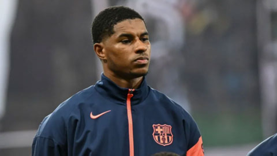 Marcus Rashford bị HLV Flick phạt vì phạm luật tại Barca