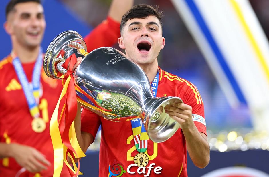 Pedri, món quà của Thượng Đế cho Barca