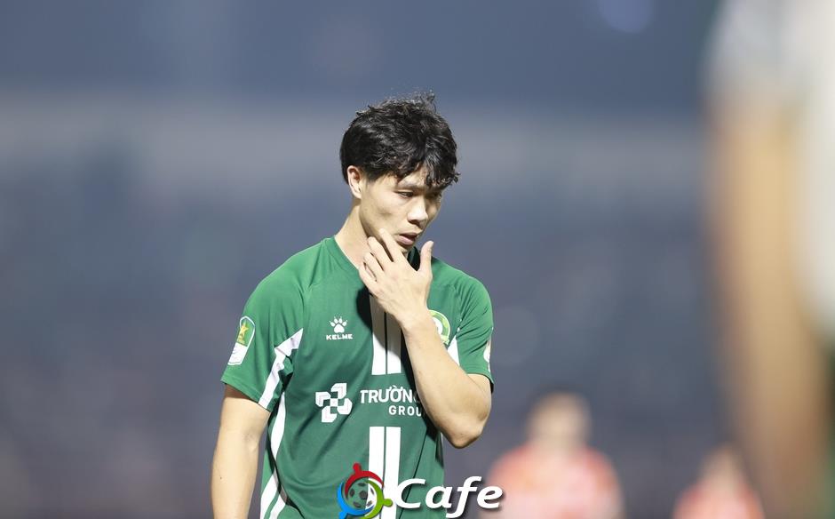 Penalty tạo nên người hùng Bùi Tiến Dũng