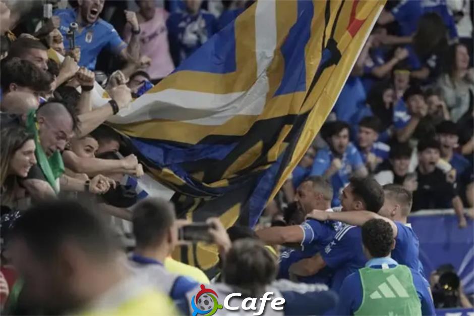 Santi Cazorla và chuyện cổ tích ở tuổi 40