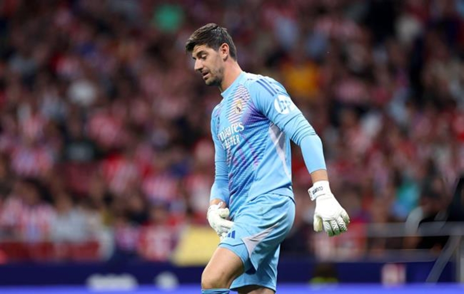 Thibaut Courtois ngồi chơi xơi nước ít nhất 2 trận