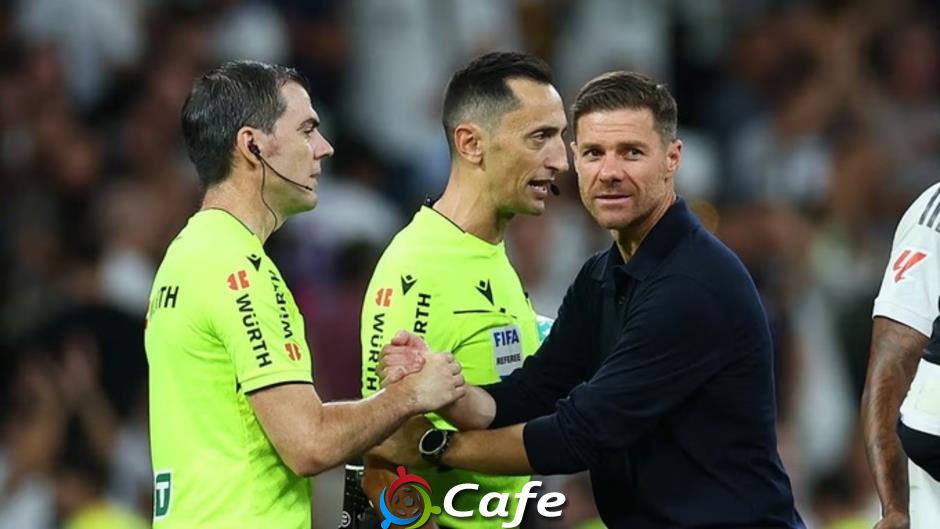 Trọng tài không phải ‘là cha, là mẹ’ của Real Madrid