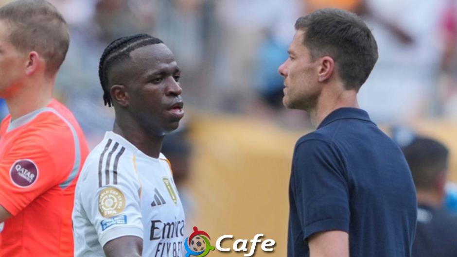 Vinicius trở thành nạn nhân đầu tiên của Alonso