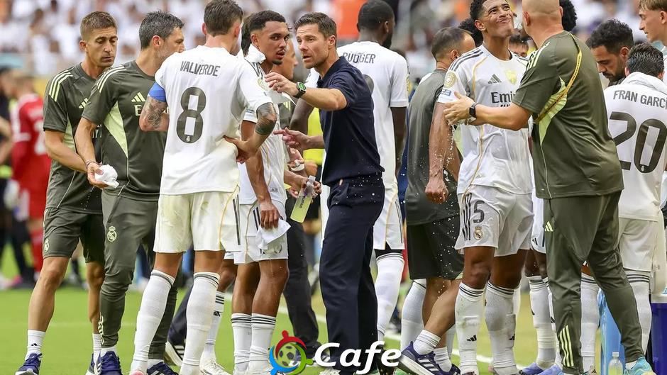 Xabi Alonso: 'Cây sào cong không thể tạo bóng thẳng'