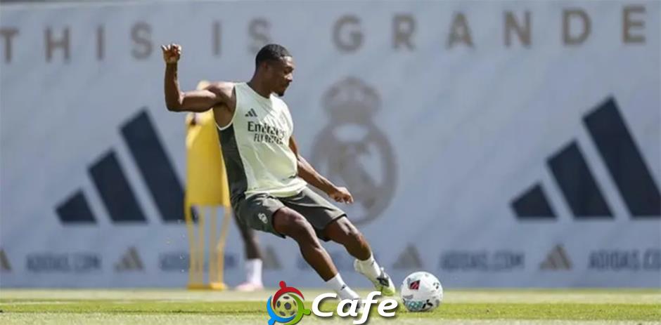 Xabi Alonso muốn biến Alaba thành một tiền vệ