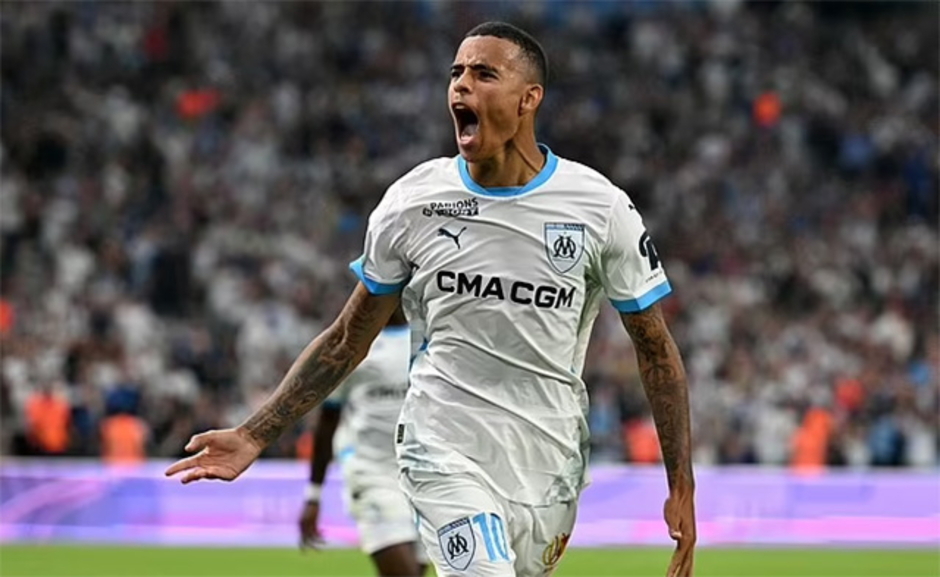 Fan Marseille 'quay xe' với Greenwood cực gắt