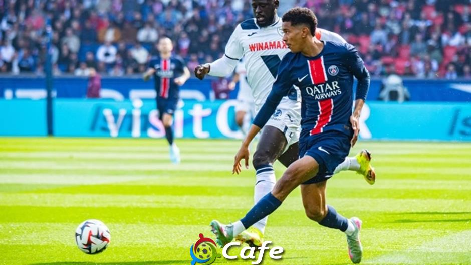 Hiện tượng 18 tuổi gây sốt ở PSG