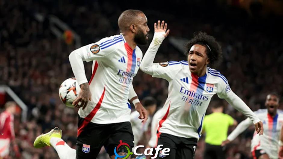 Lyon 'lội ngược dòng', bất ngờ ở lại Ligue 1