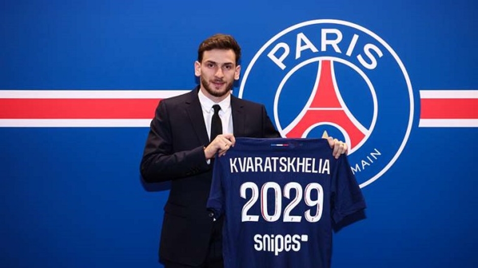 PSG ra mắt tân binh 70 triệu euro Khvicha Kvaratskhelia