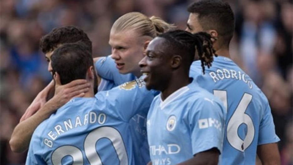 3 điểm đáng chú ý từ thất bại tủi hổ của MU trước Man City