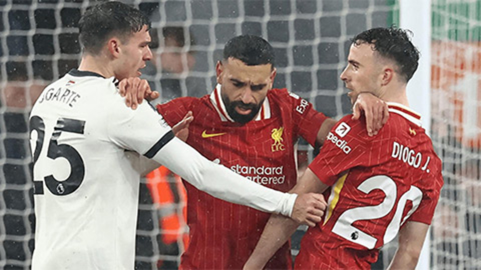 8 người bị bắt sau trận MU hòa Liverpool