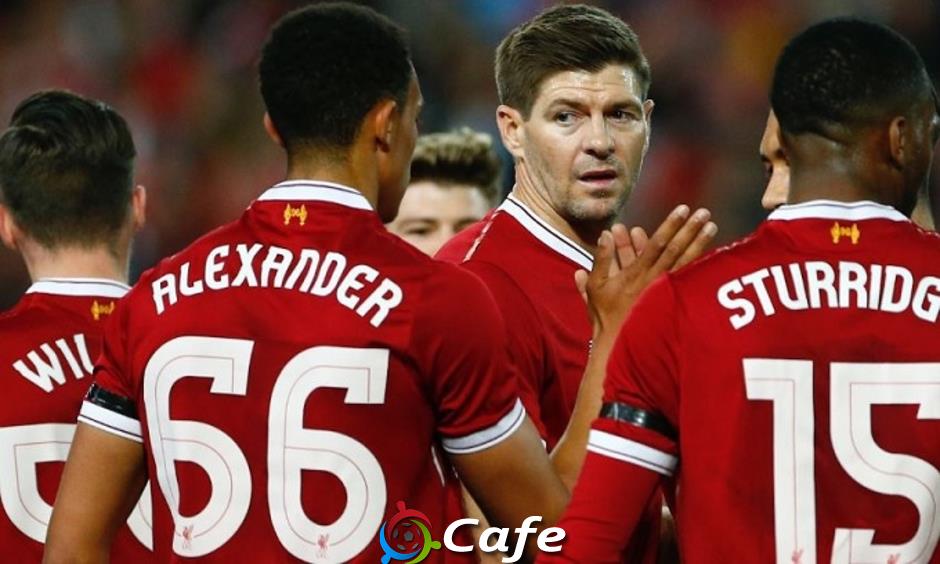 Alexander-Arnold có sai khi phản bội Gerrard và Liverpool