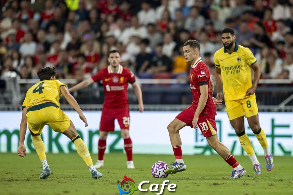 Arne Slot khẳng định Liverpool không biết ngán ngại