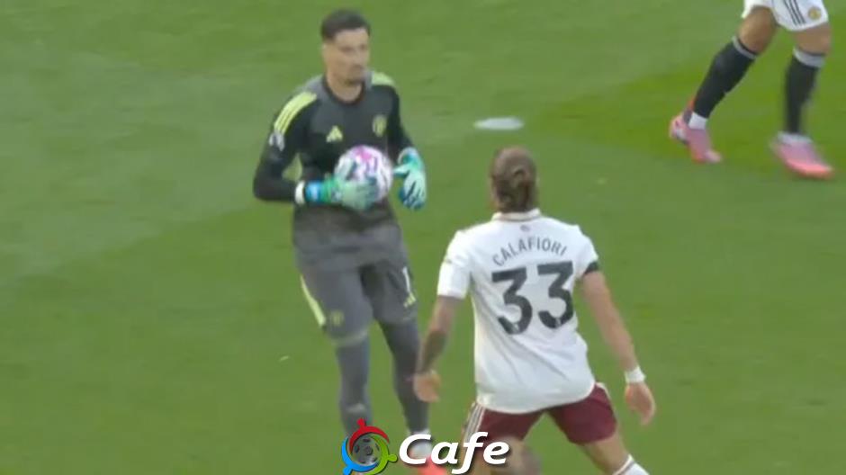 Arsenal 'chơi bẩn' MU bất thành