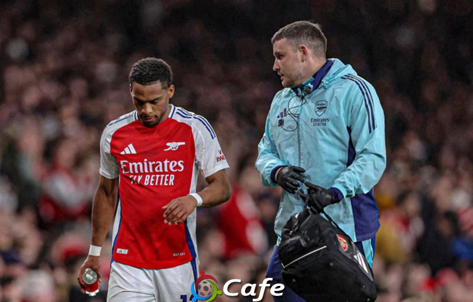 Arsenal lại hóa 'chuột nhỏ' đúng vào giai đoạn sinh tử