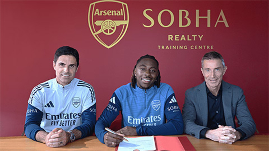 Arsenal ra mắt 