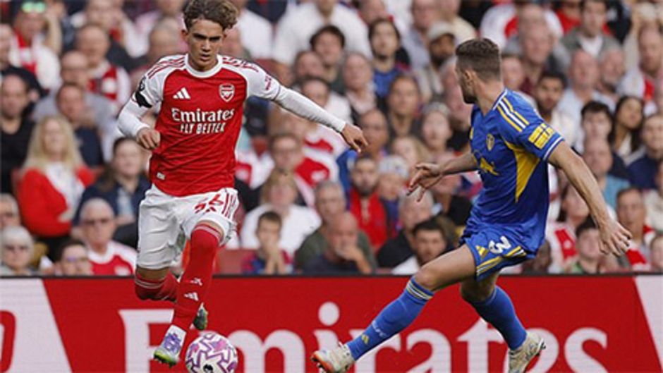 Arsenal ra mắt thần đồng 15 tuổi ở màn thảm sát Leeds United