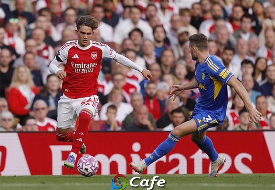Arsenal ra mắt thần đồng 15 tuổi ở màn thảm sát Leeds United