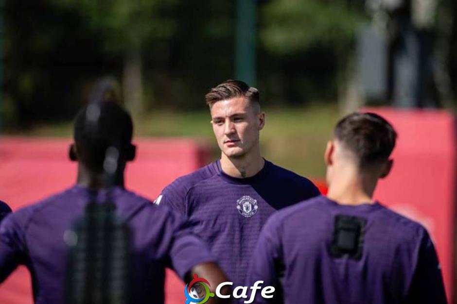 Benjamin Sesko sẽ ra mắt ở trận MU vs Arsenal