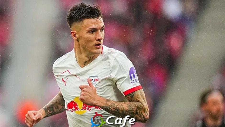 Benjamin Sesko nên chọn MU hay Newcastle?