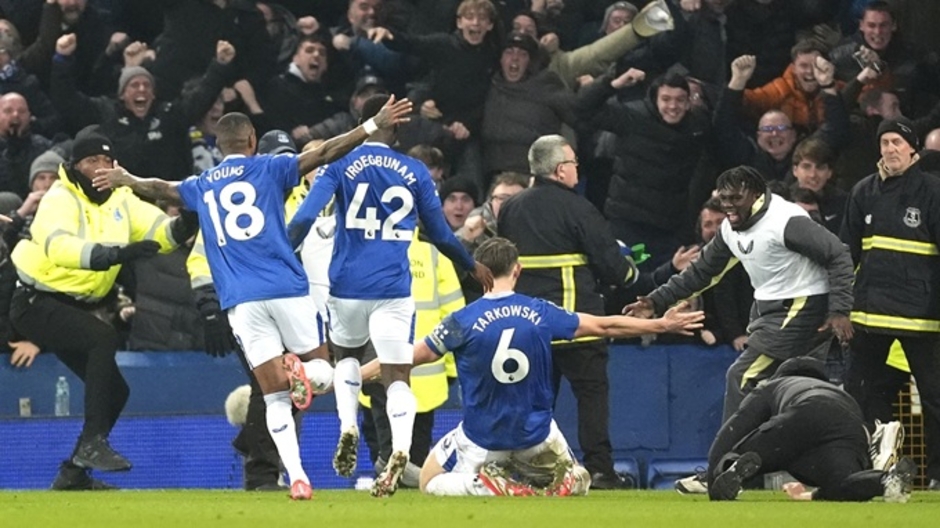 Biến cố Goodison Park đã làm hồi sinh cuộc đua vô địch?