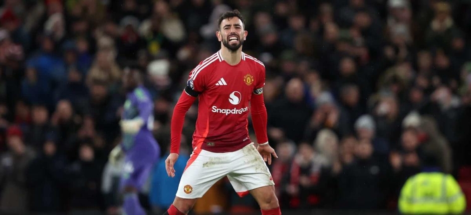 Bruno Fernandes nhấp nháy như đèn trang trí cây thông Noel