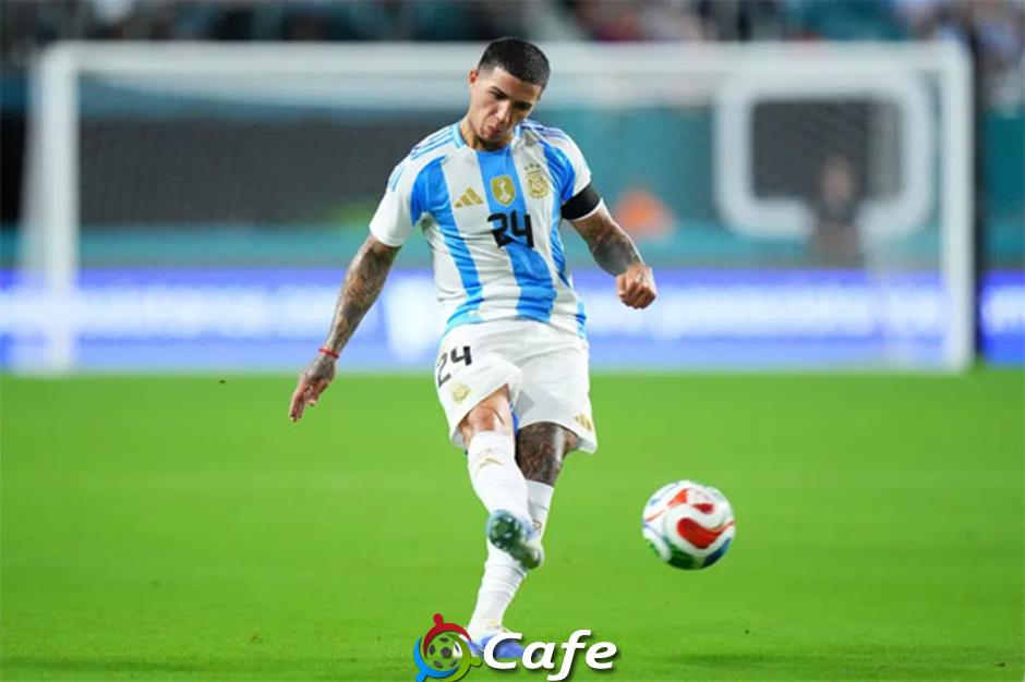 Chấn thương ở ĐT Argentina, Enzo Fernandez trở lại Chelsea sớm hơn dự kiến